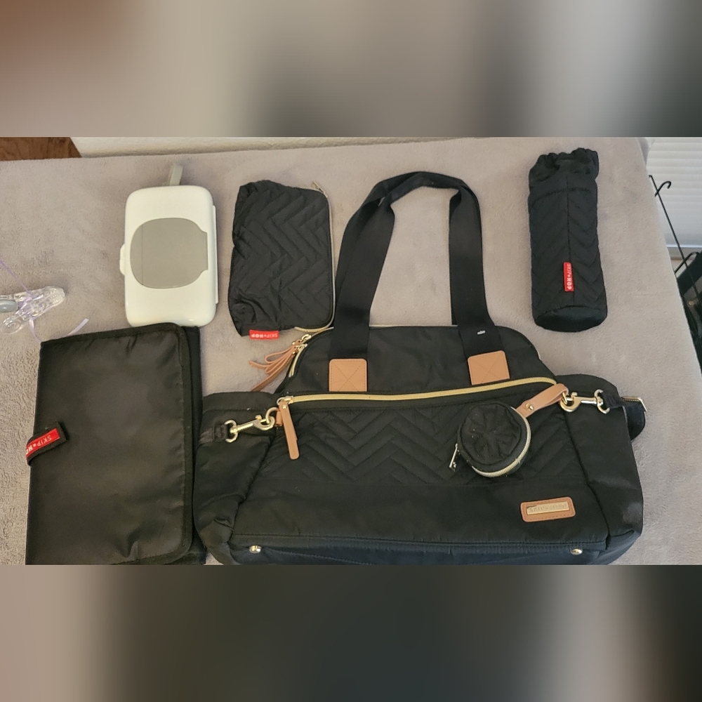 Skip Hop Suite 6-in-1 Diaper Bag With Accesories
